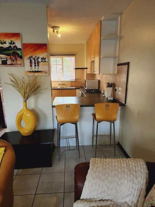 Apartment 2b - 74 No Load Shedding - 2 Bed